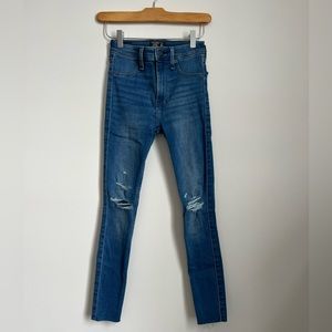 ABERCROMBIE AND FITCH Medium Wash Skinny Jeans with Rips